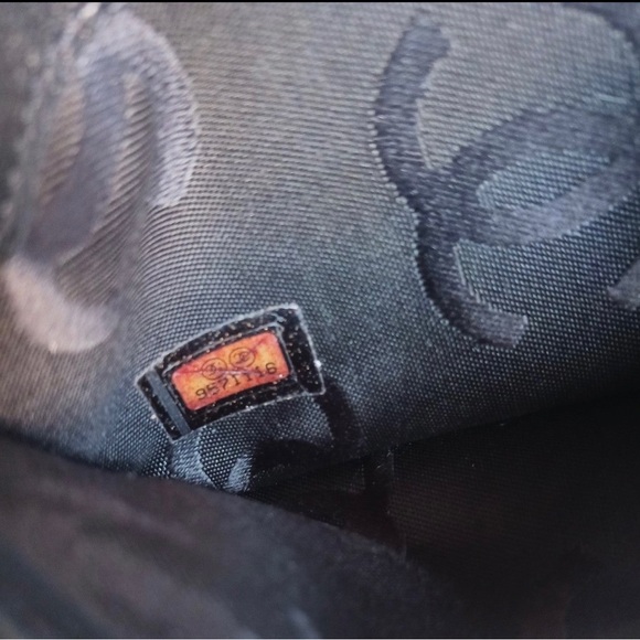 Authentic Chanel Caviar Long Walllet - Picture 7 of 7